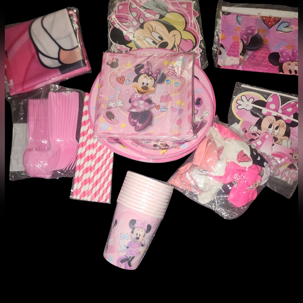 Minnie Mouse Pink Party Tableware Set Plus More. Nwt - Picture 2 of 5